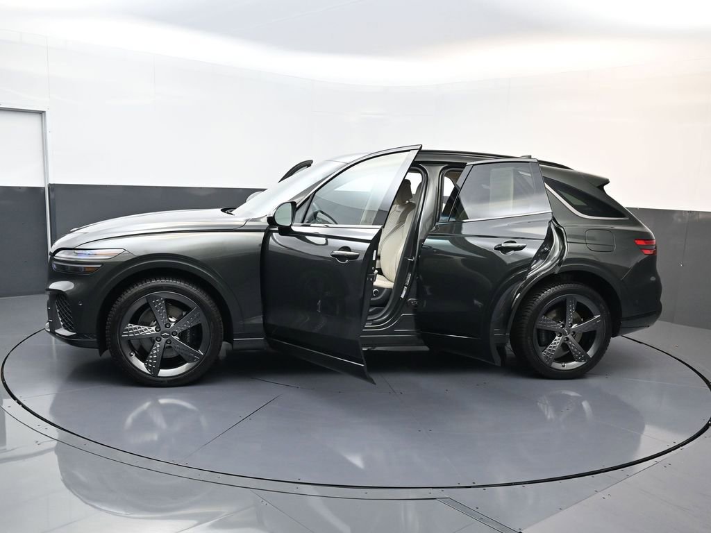 Used 2025 Genesis GV70 3.5T Sport w/ Sport Prestige Package image 33