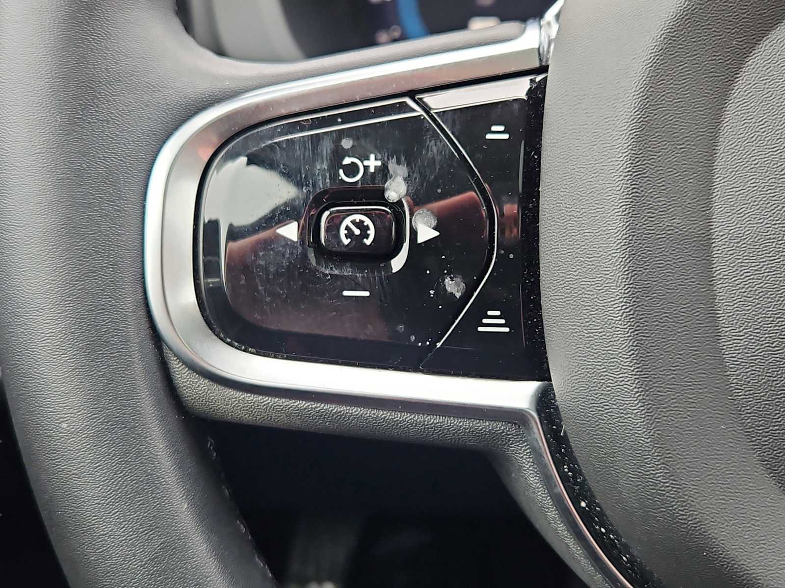 Used 2023 Volvo XC60 B5 Plus w/ Climate Package image 27