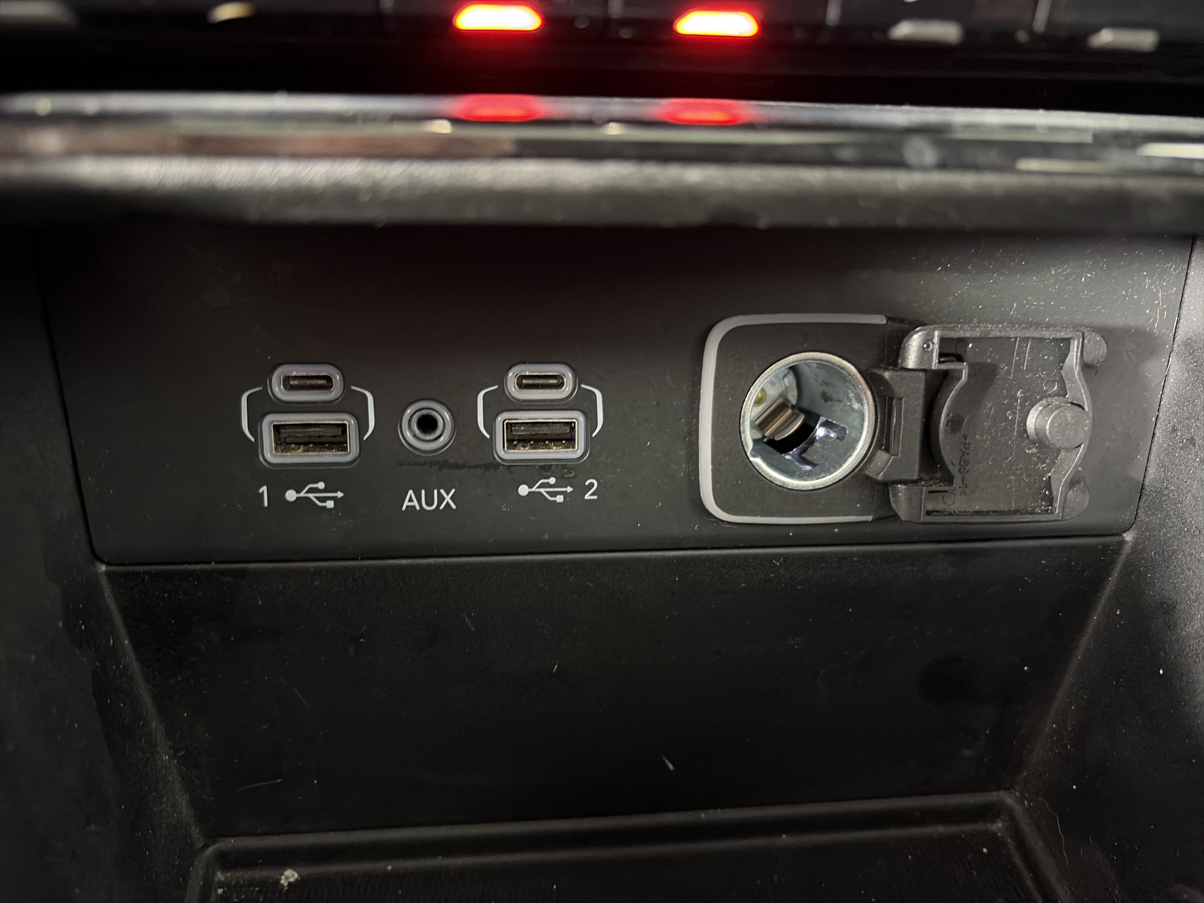 Used 2023 Jeep Grand Cherokee L Limited w/ Trailer Tow Group (B) image 32