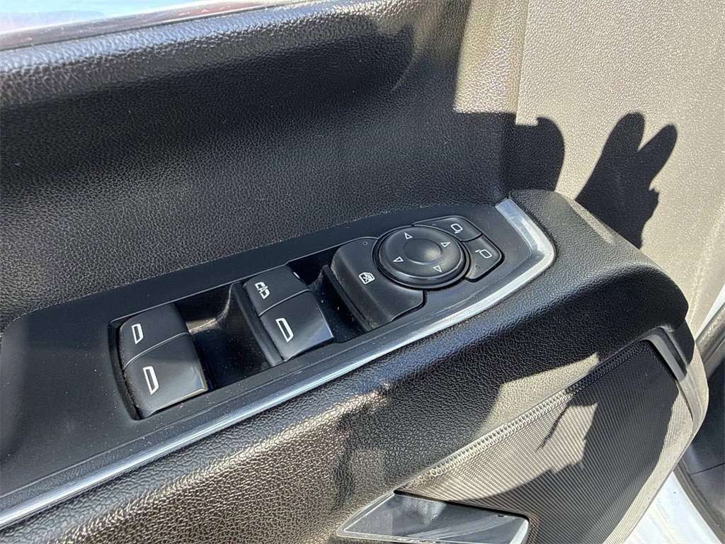 Used 2024 Chevrolet Silverado 2500 LT w/ Convenience Package image 10