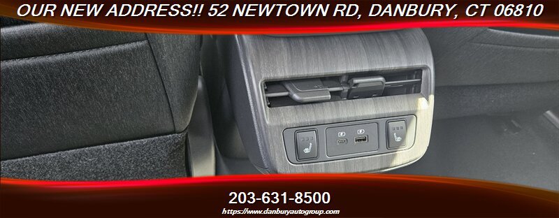 Used 2023 Nissan Ariya Engage image 9
