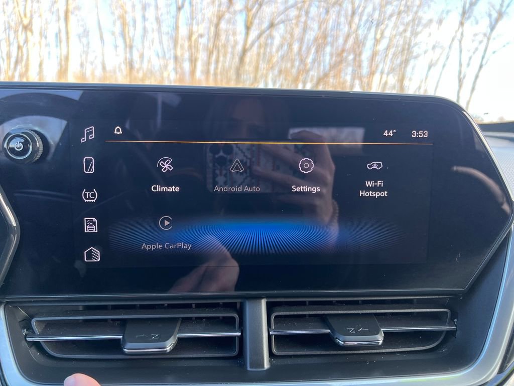 Used 2024 Chevrolet Trax RS w/ Driver Confidence Package image 17