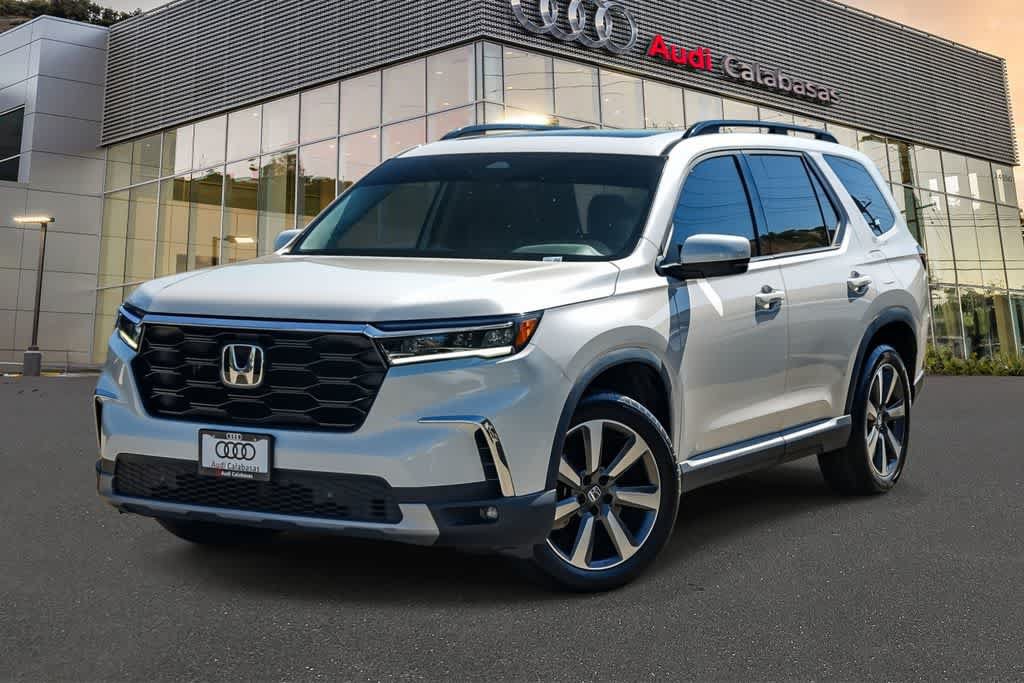 Used 2024 Honda Pilot Touring image 1