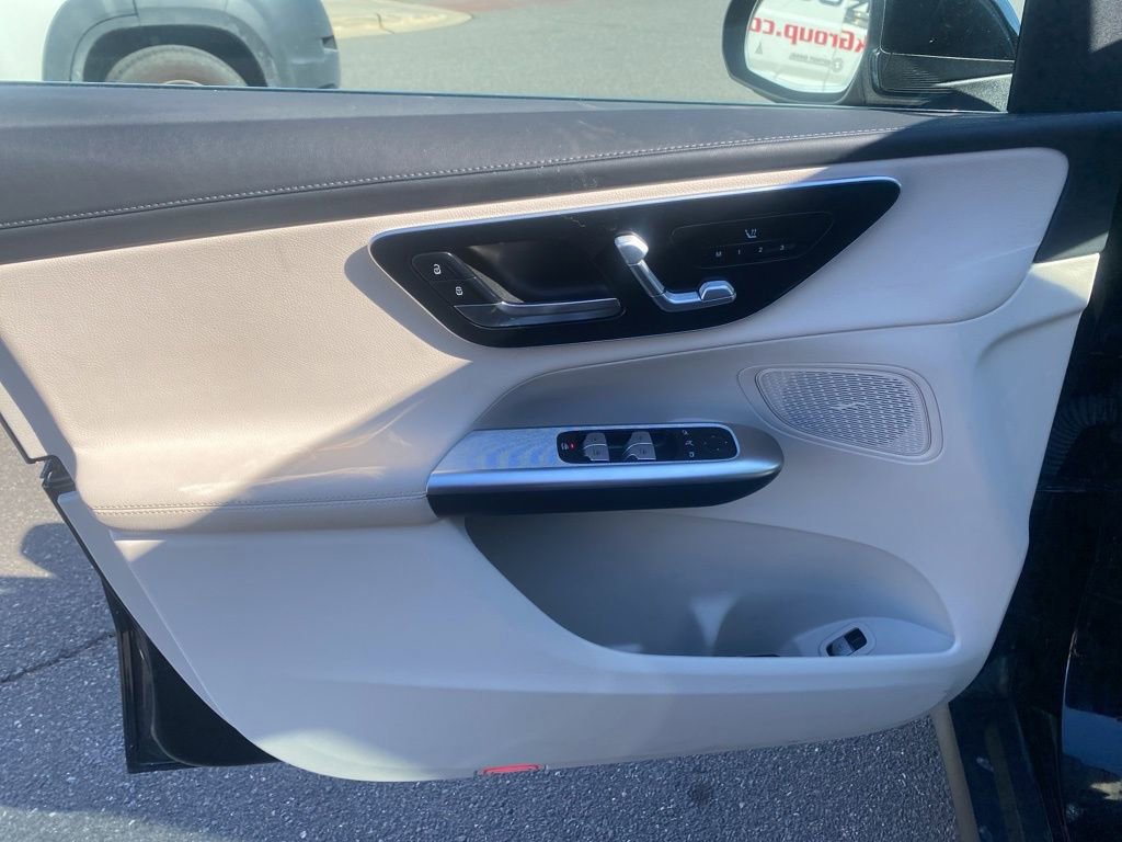 Used 2024 Mercedes-Benz GLC 300 4MATIC image 10