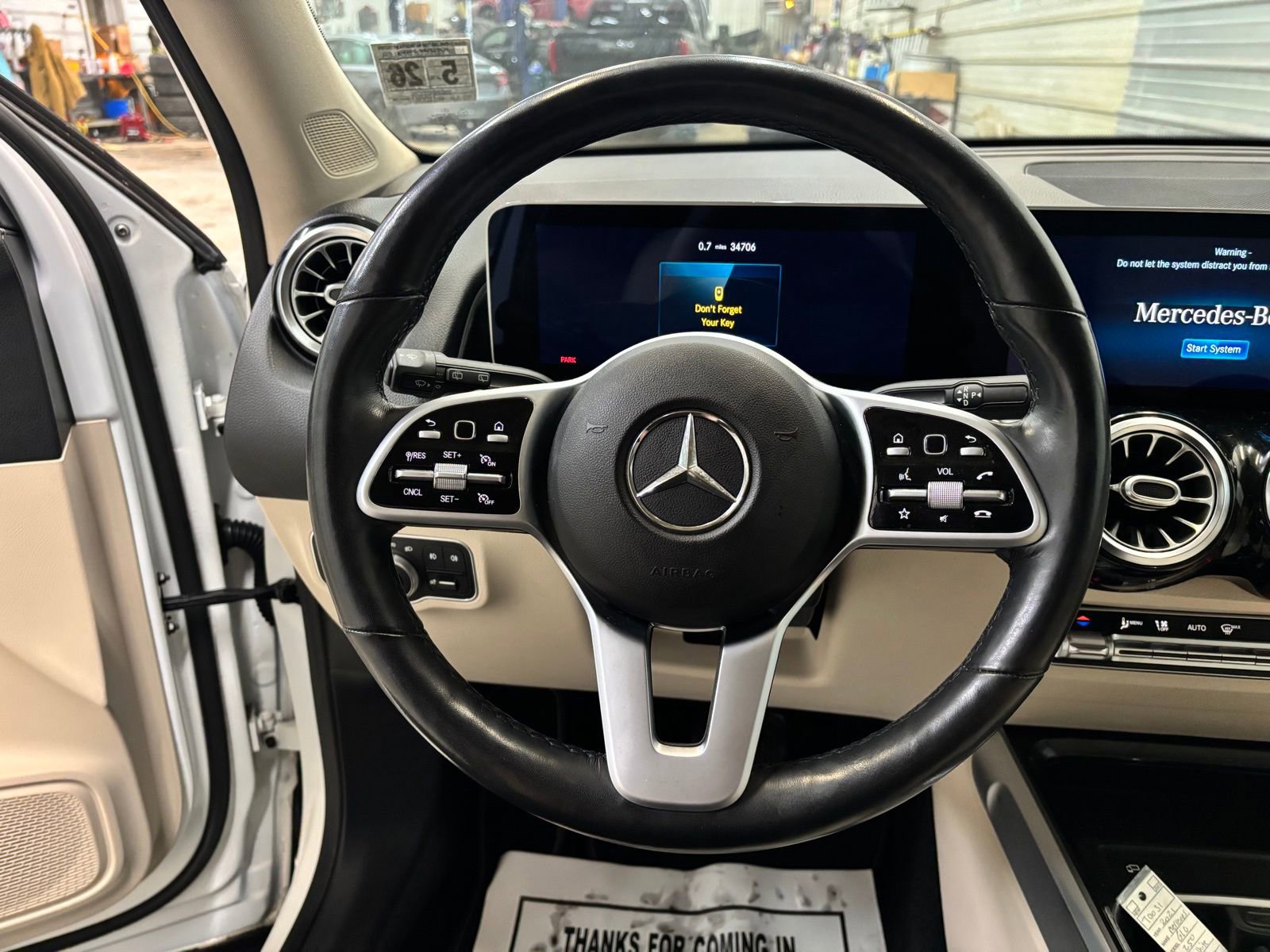 Used 2021 Mercedes-Benz GLB 250 4MATIC image 11
