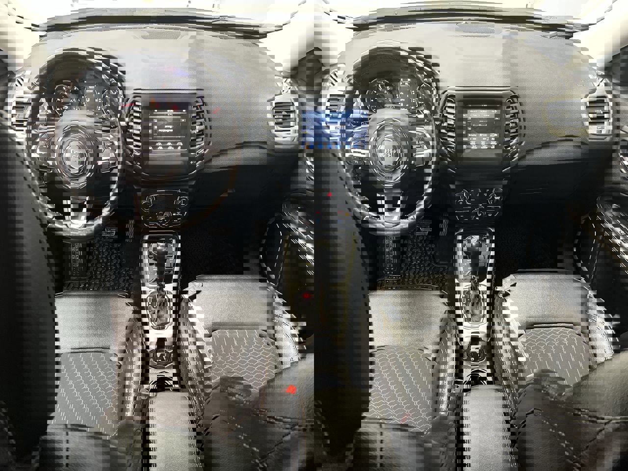 Used 2019 Jeep Compass Latitude w/ Cold Weather Group image 4