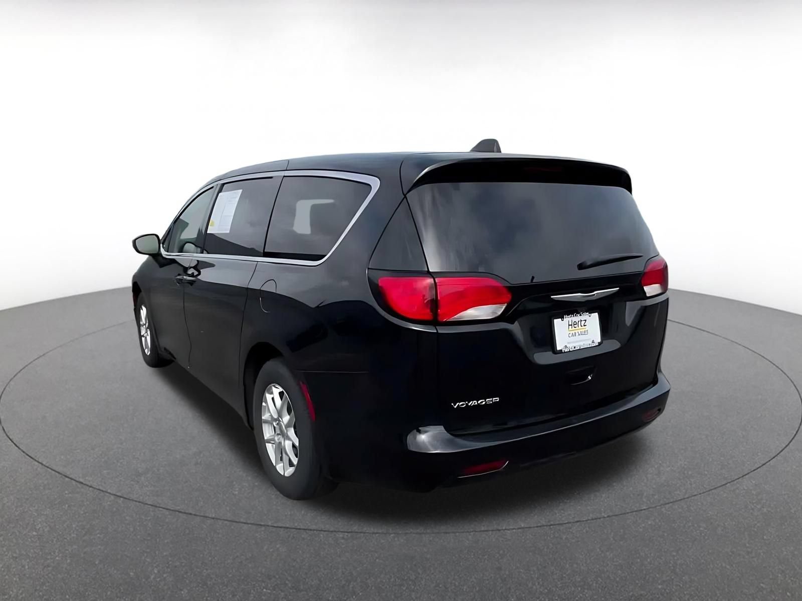 Used 2024 Chrysler Voyager LX FWD image 10