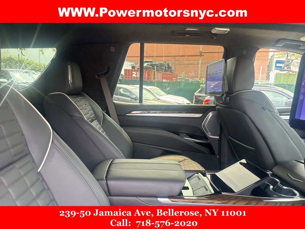 Used 2025 Cadillac Escalade Sport Platinum AWD/4WD image 29