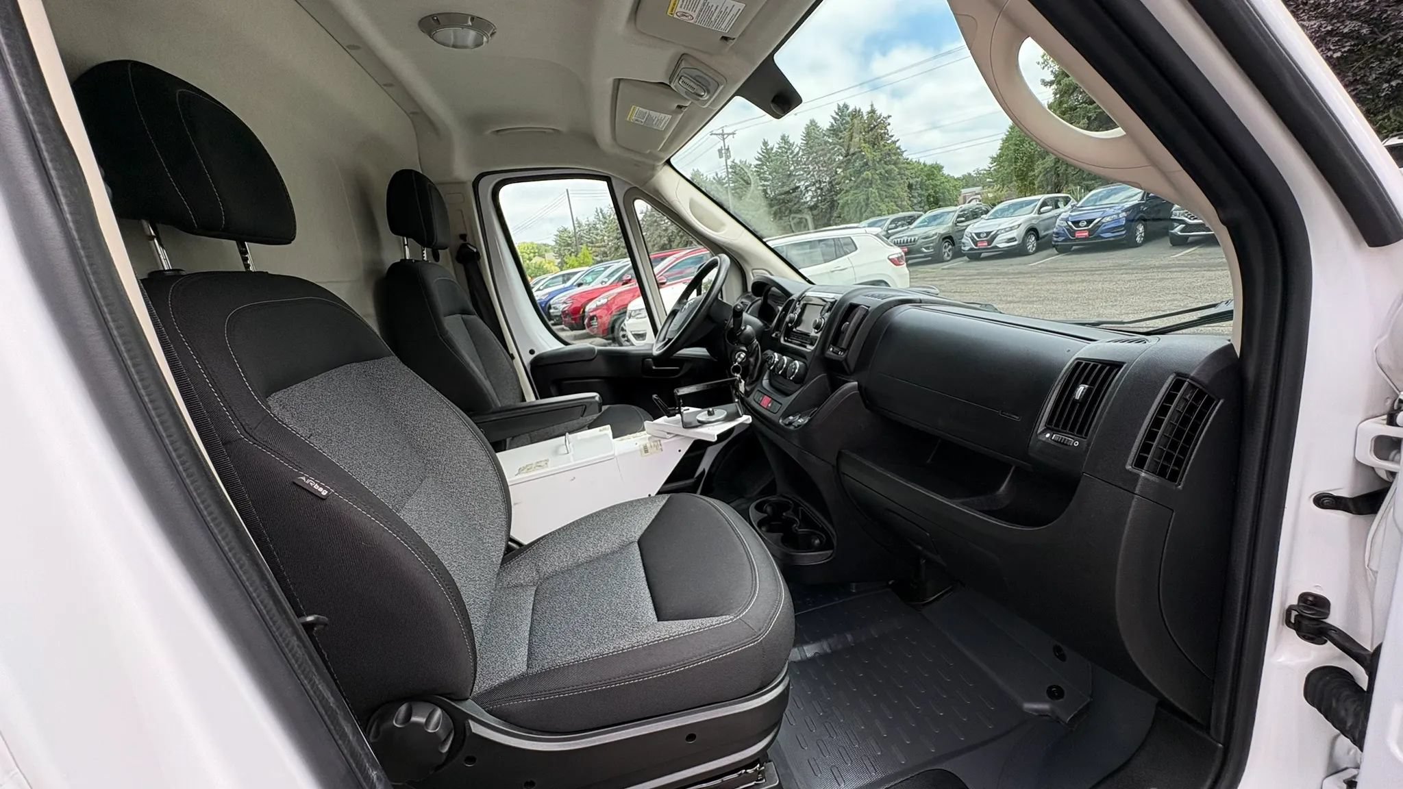 Used 2018 RAM ProMaster 2500 FWD image 27
