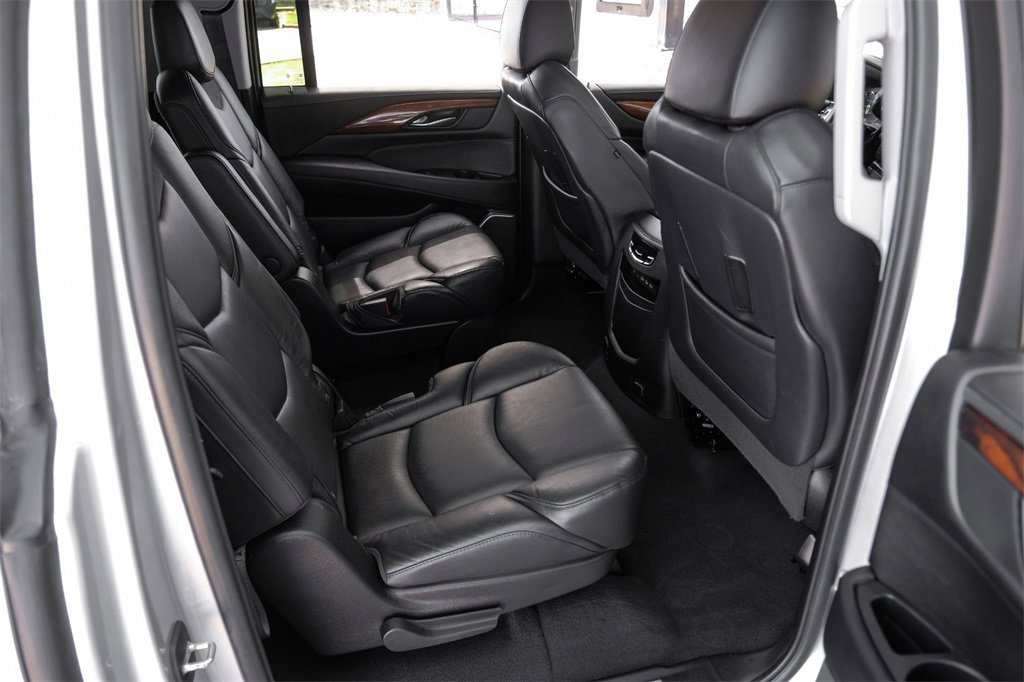 Used 2019 Cadillac Escalade ESV Luxury image 39