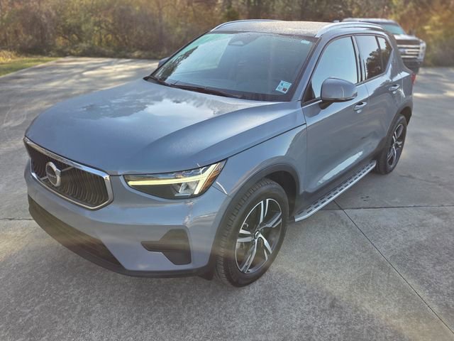 Used 2023 Volvo XC40 B5 Core