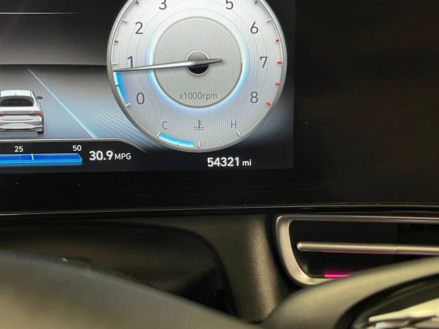 Used 2023 Hyundai Elantra Limited image 27