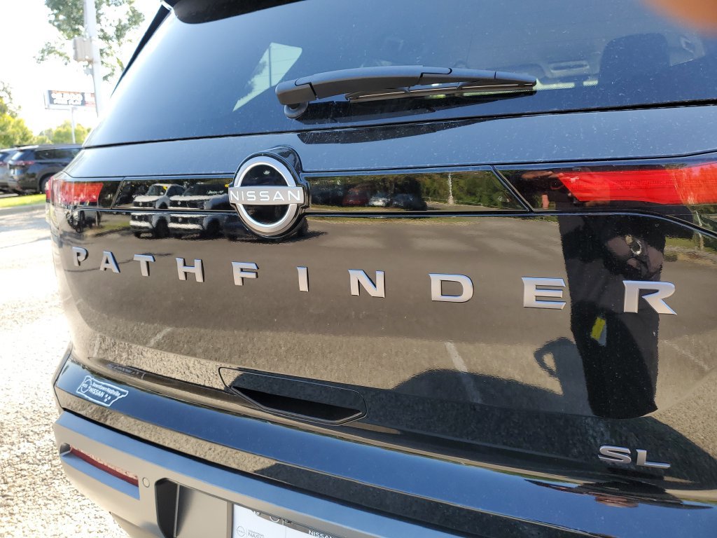 New 2026 Nissan Pathfinder SL FWD image 7