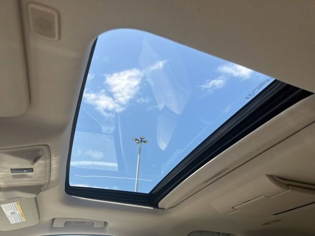 Used 2019 Cadillac Escalade Premium Luxury image 18