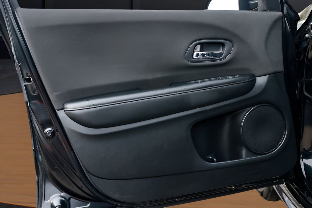 Used 2021 Honda HR-V Sport image 26