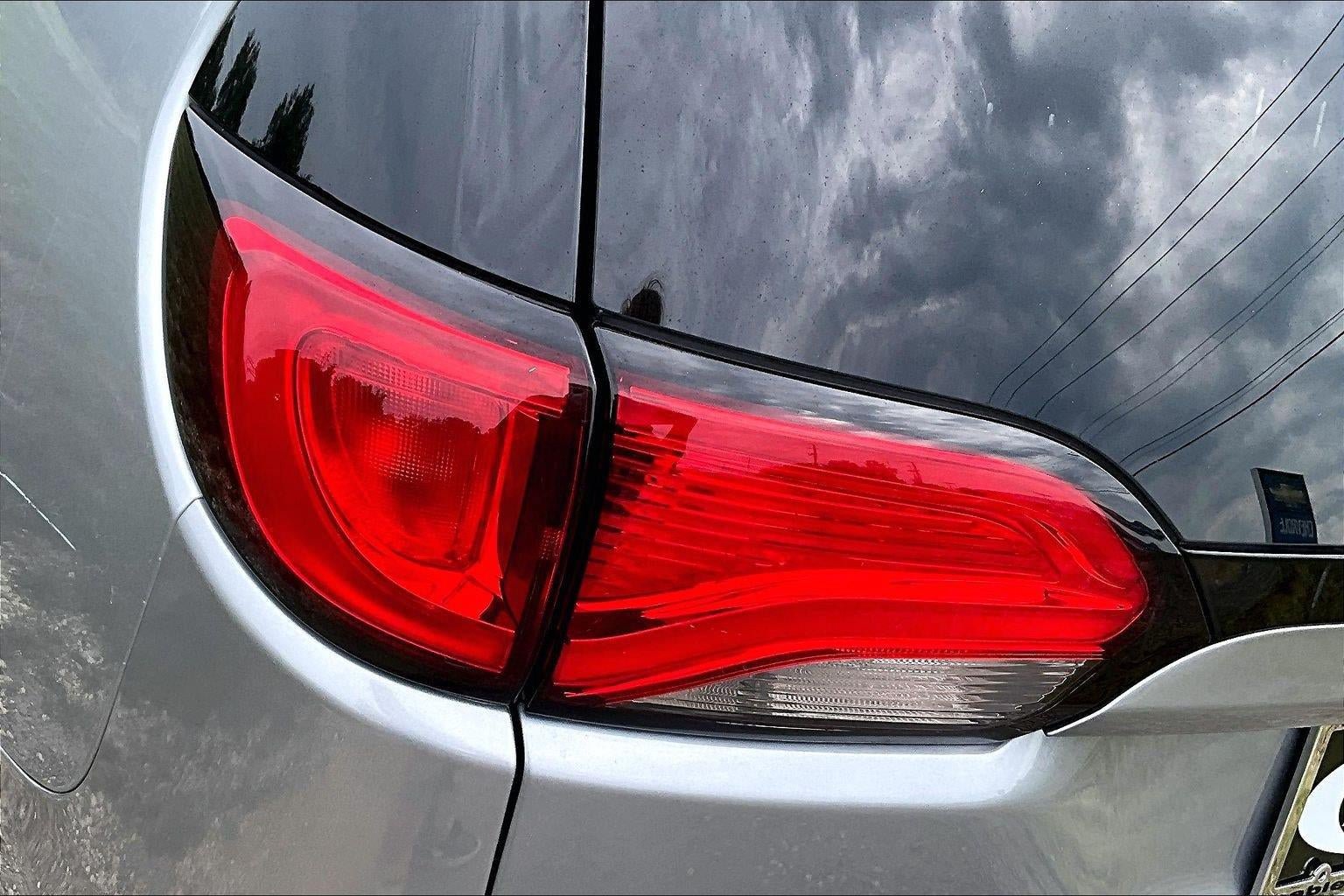 Used 2018 Chrysler Pacifica Touring-L FWD image 27
