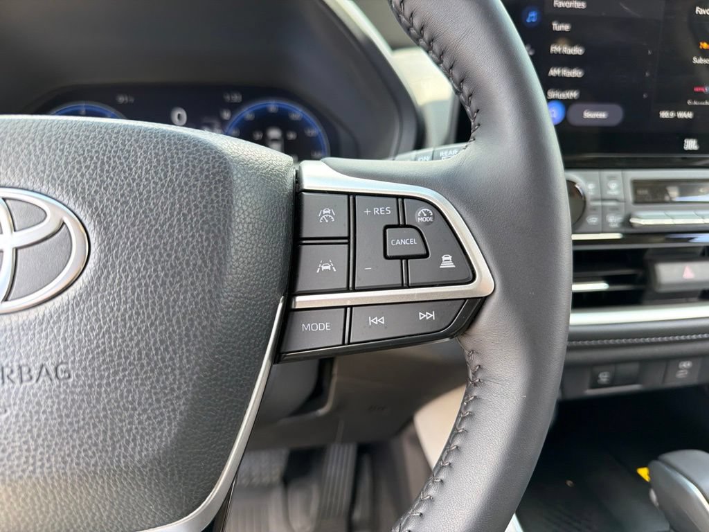 Used 2026 Toyota Grand Highlander AWD image 17