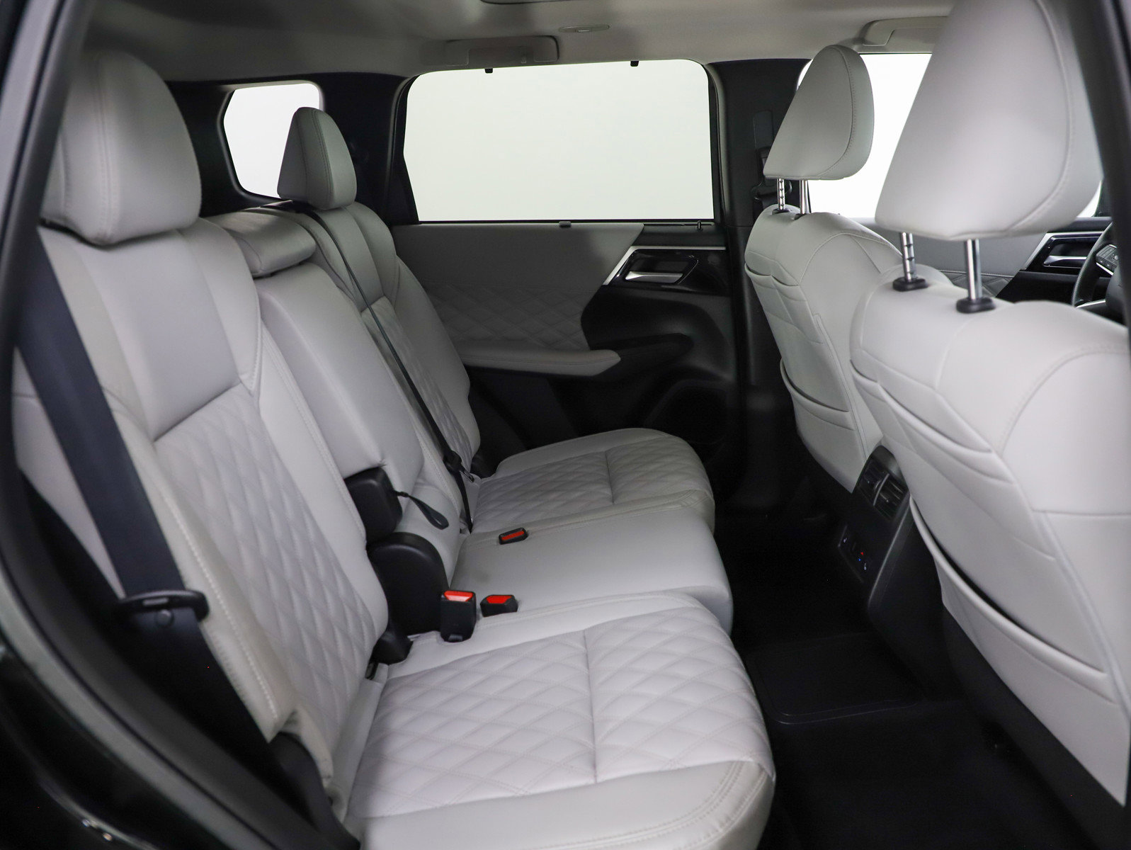 Used 2024 Mitsubishi Outlander SEL image 12