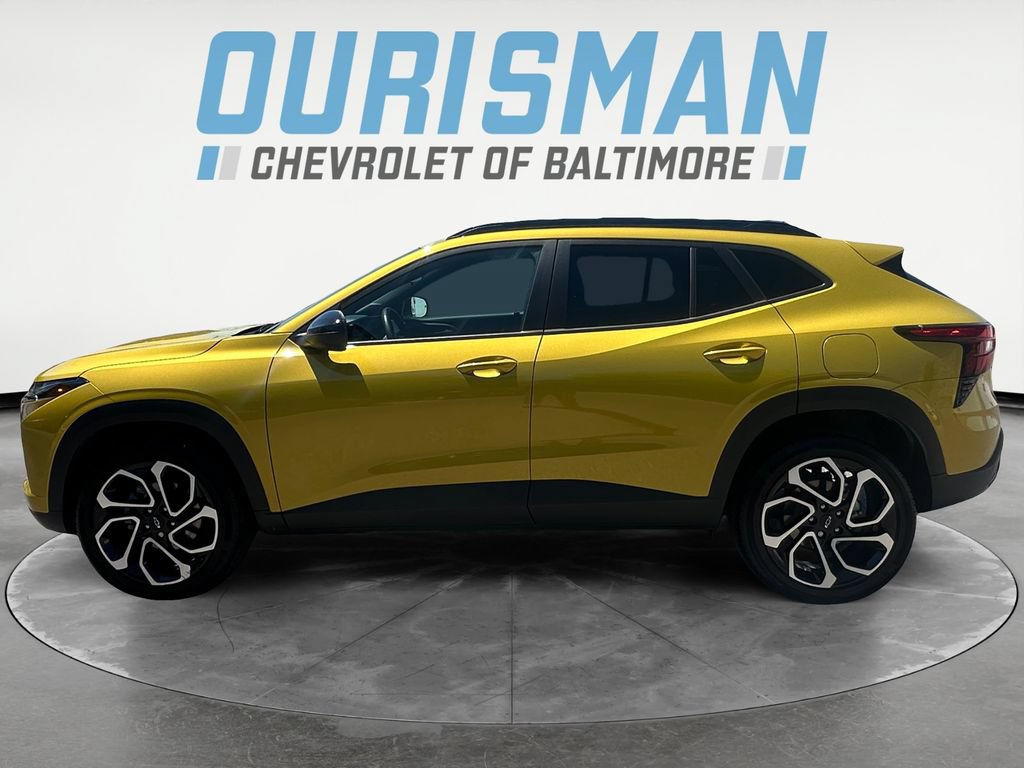 Used 2025 Chevrolet Trax RS FWD image 3