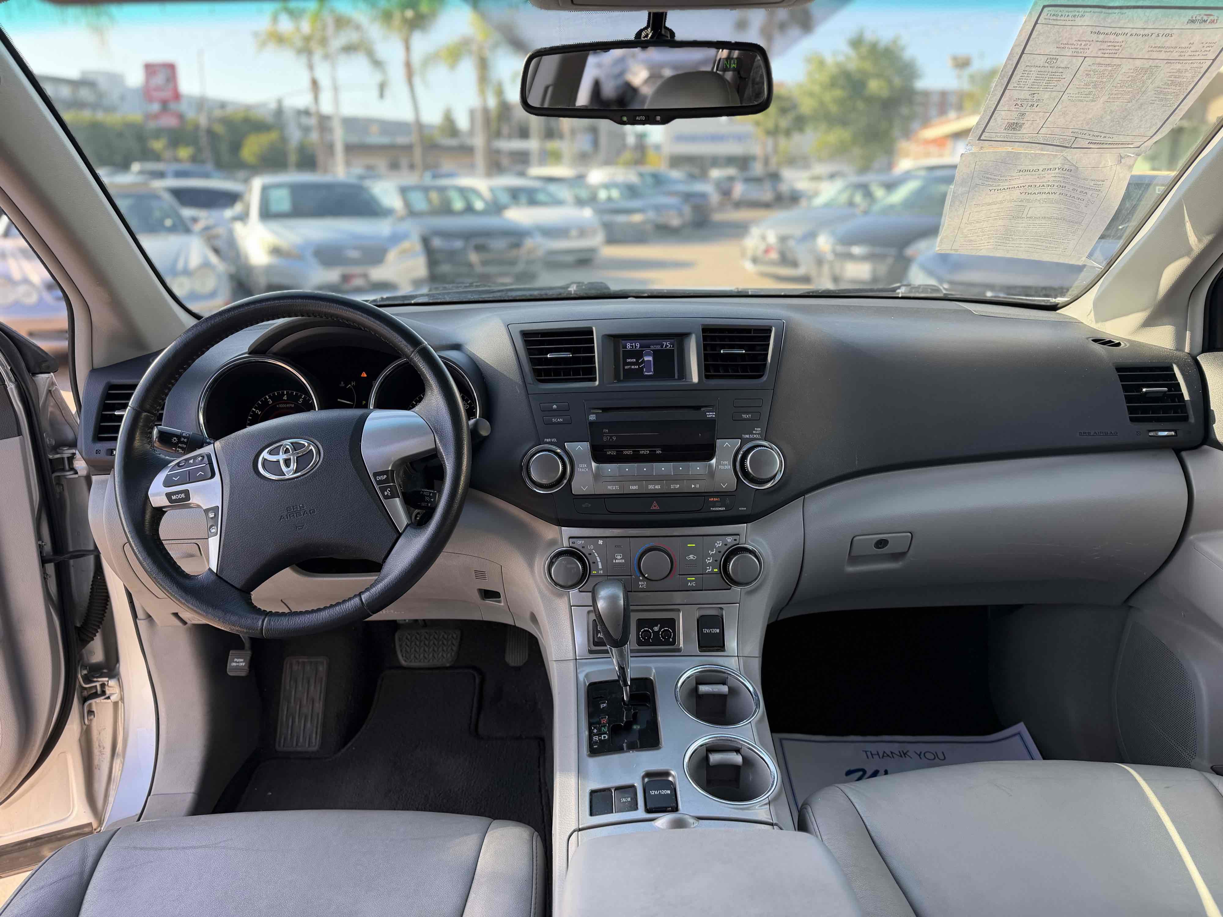 Used 2012 Toyota Highlander SE w/ Tow Pkg FWD image 23