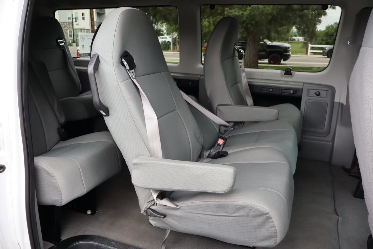 Used 2010 Ford E-350 and Econoline 350 XLT RWD image 21