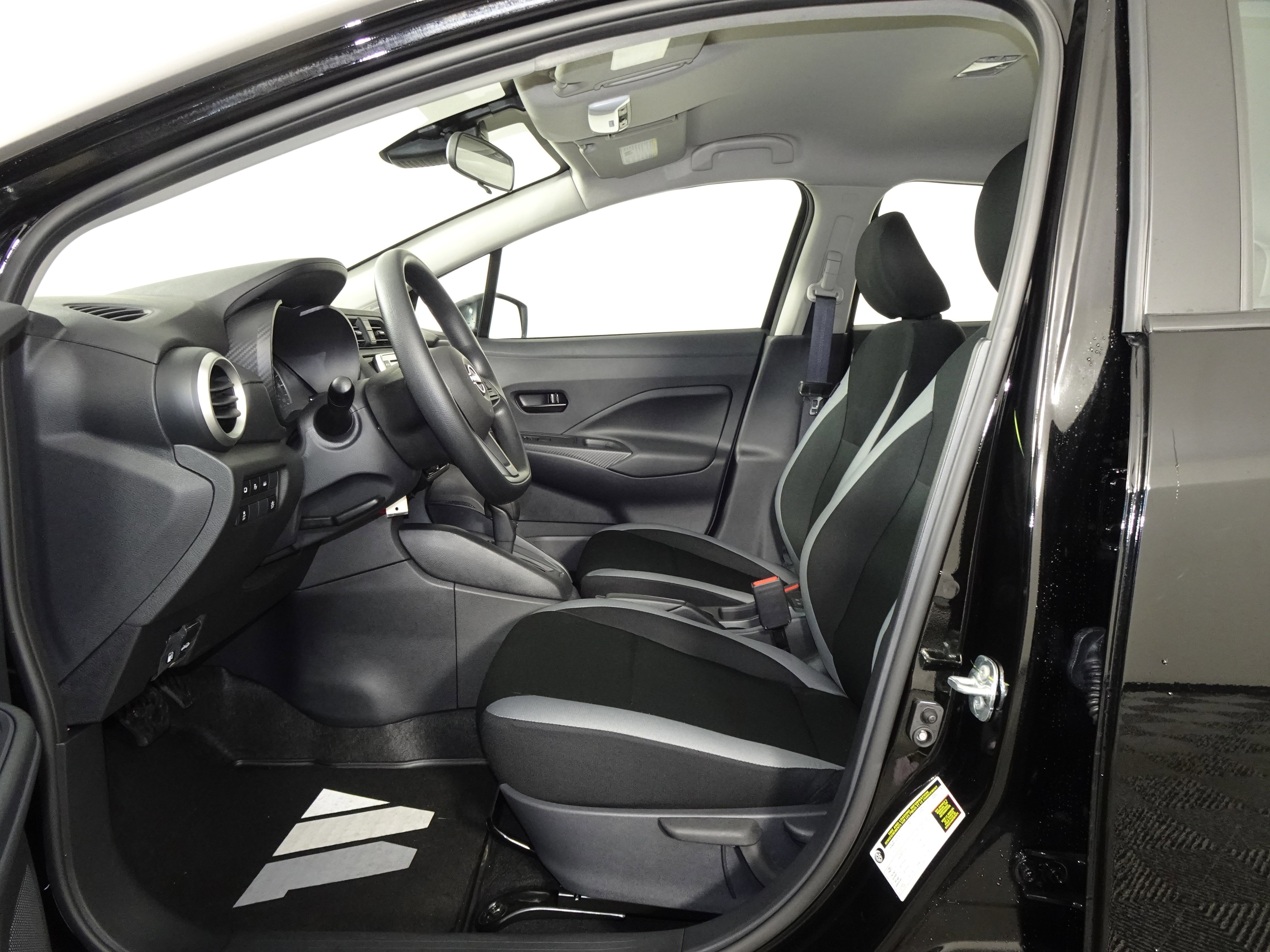 New 2025 Nissan Versa S w/ Trunk Package image 4