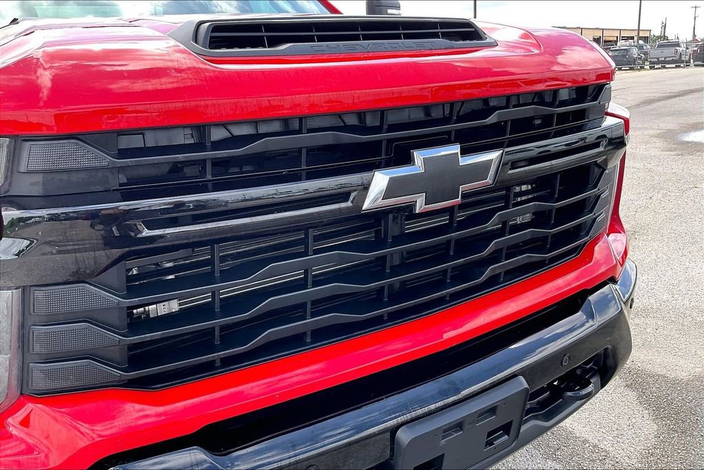 Used 2025 Chevrolet Silverado 2500 Custom w/ Custom Value Package AWD/4WD image 34