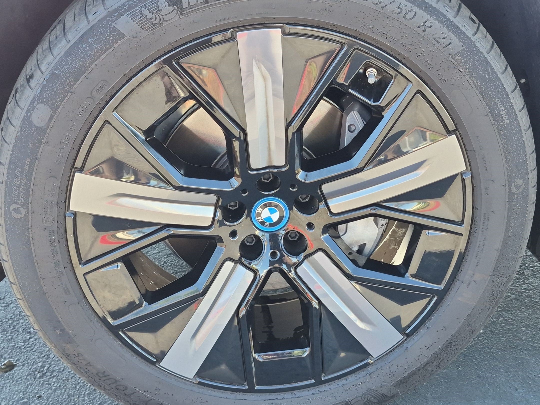 Certified 2025 BMW iX xDrive50 AWD/4WD image 13