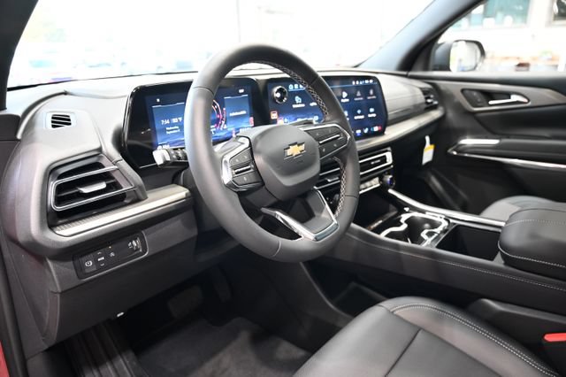 New 2027 Chevrolet Traverse LT w/ Sun and Wheel Package FWD image 23