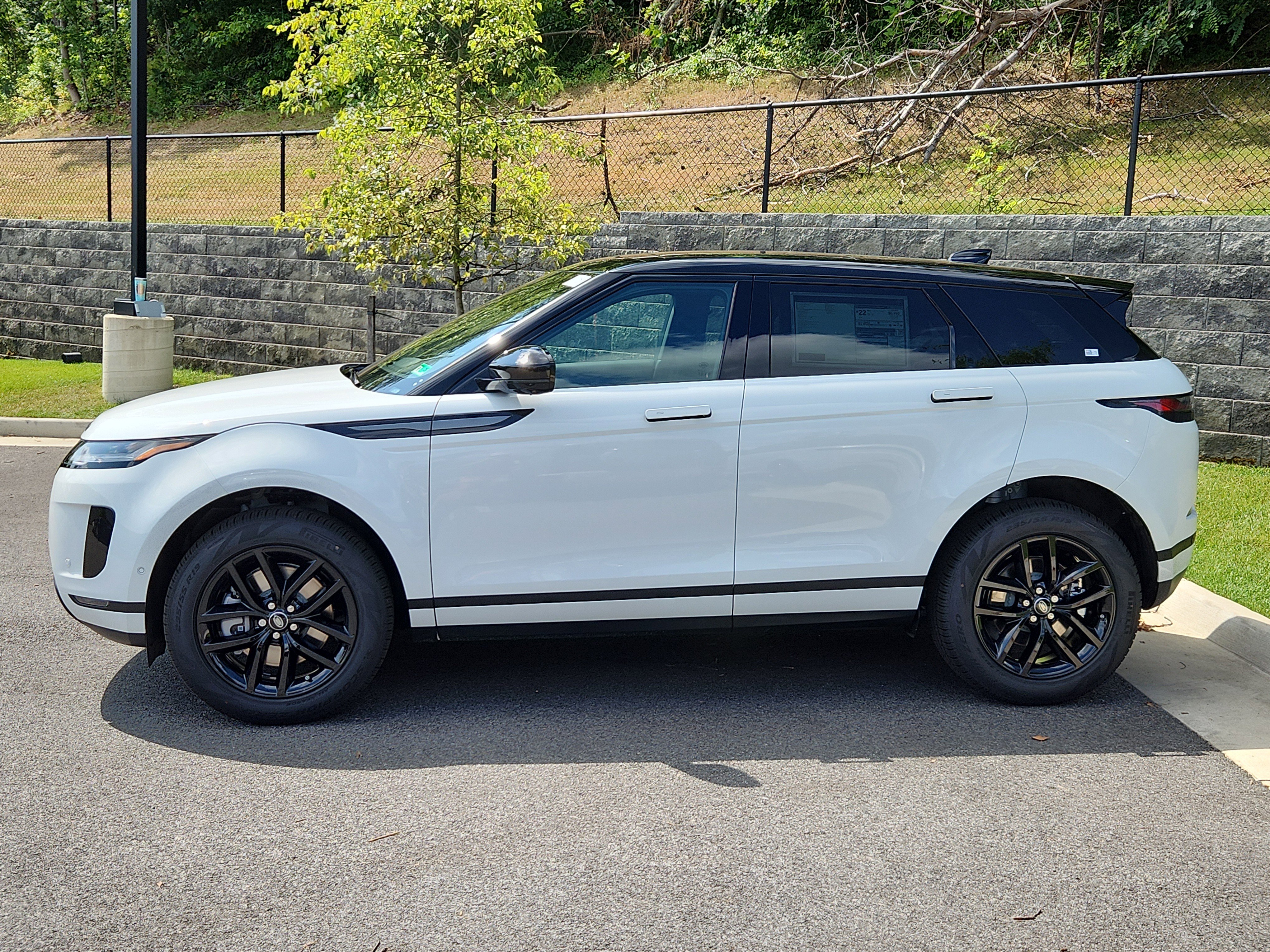 Used 2026 Land Rover Range Rover Evoque S image 6