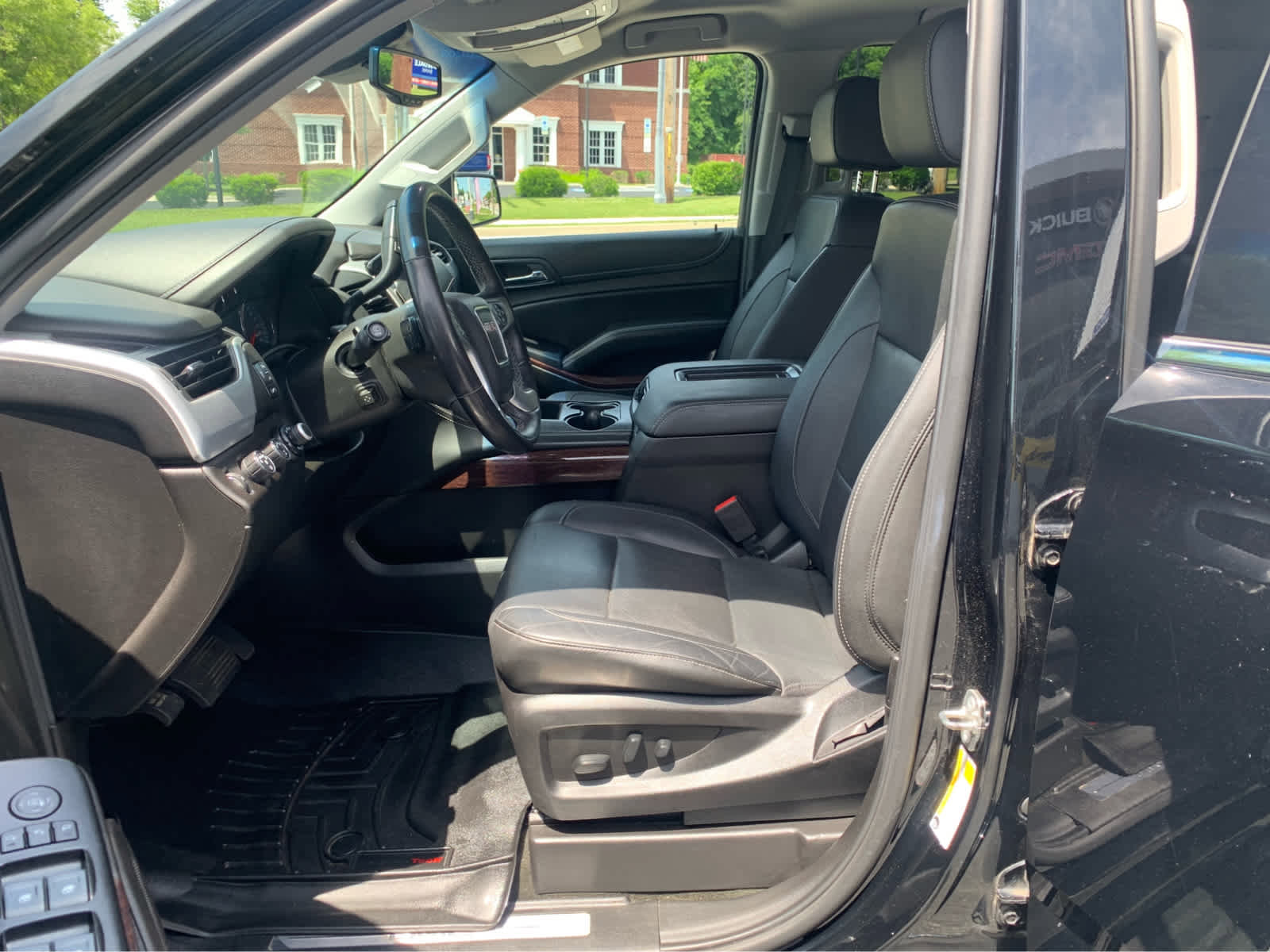 Used 2018 GMC Yukon XL SLT AWD/4WD image 12