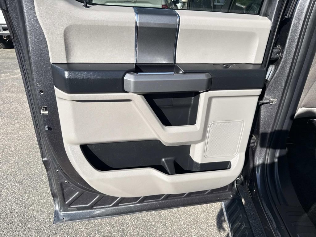 Used 2018 Ford F150 XLT w/ Equipment Group 302A Luxury AWD/4WD image 16