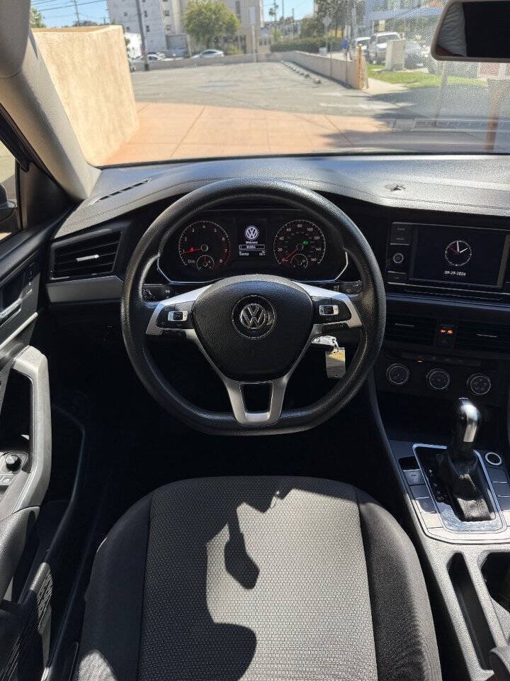 Used 2019 Volkswagen Jetta R-Line FWD image 19