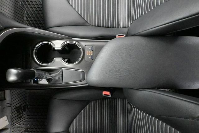 Used 2024 Toyota Camry SE image 31