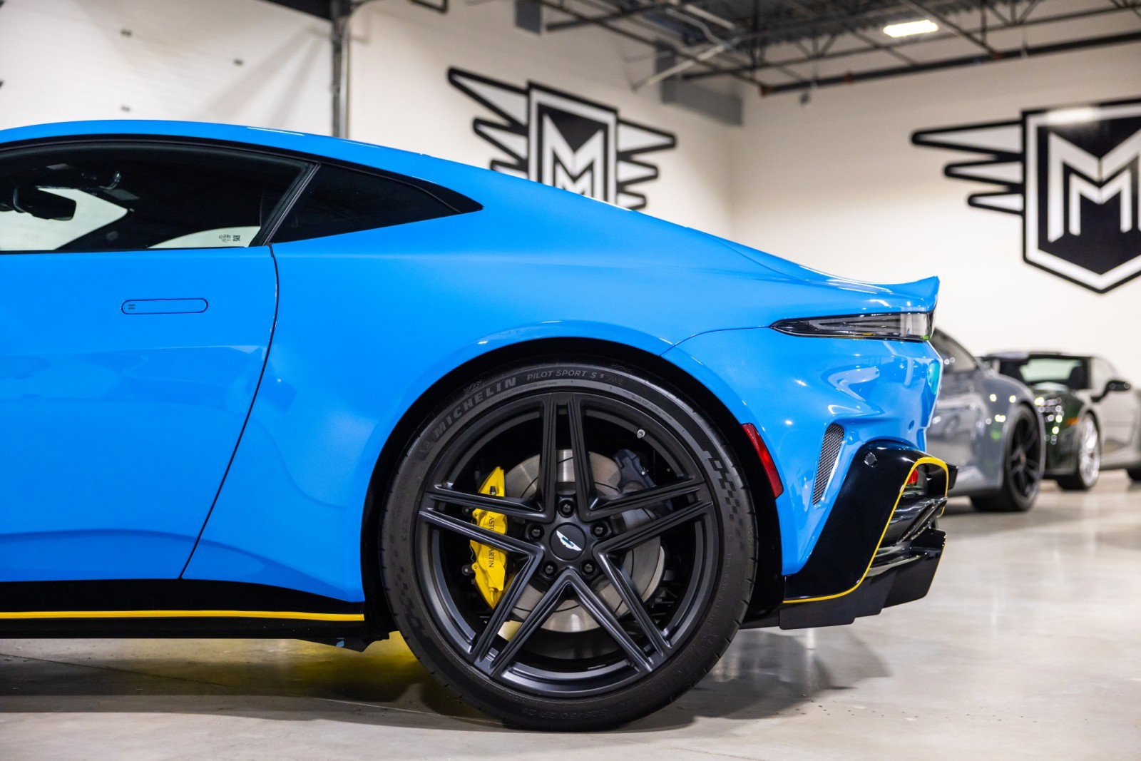 Used 2025 Aston Martin V8 Vantage Coupe image 16