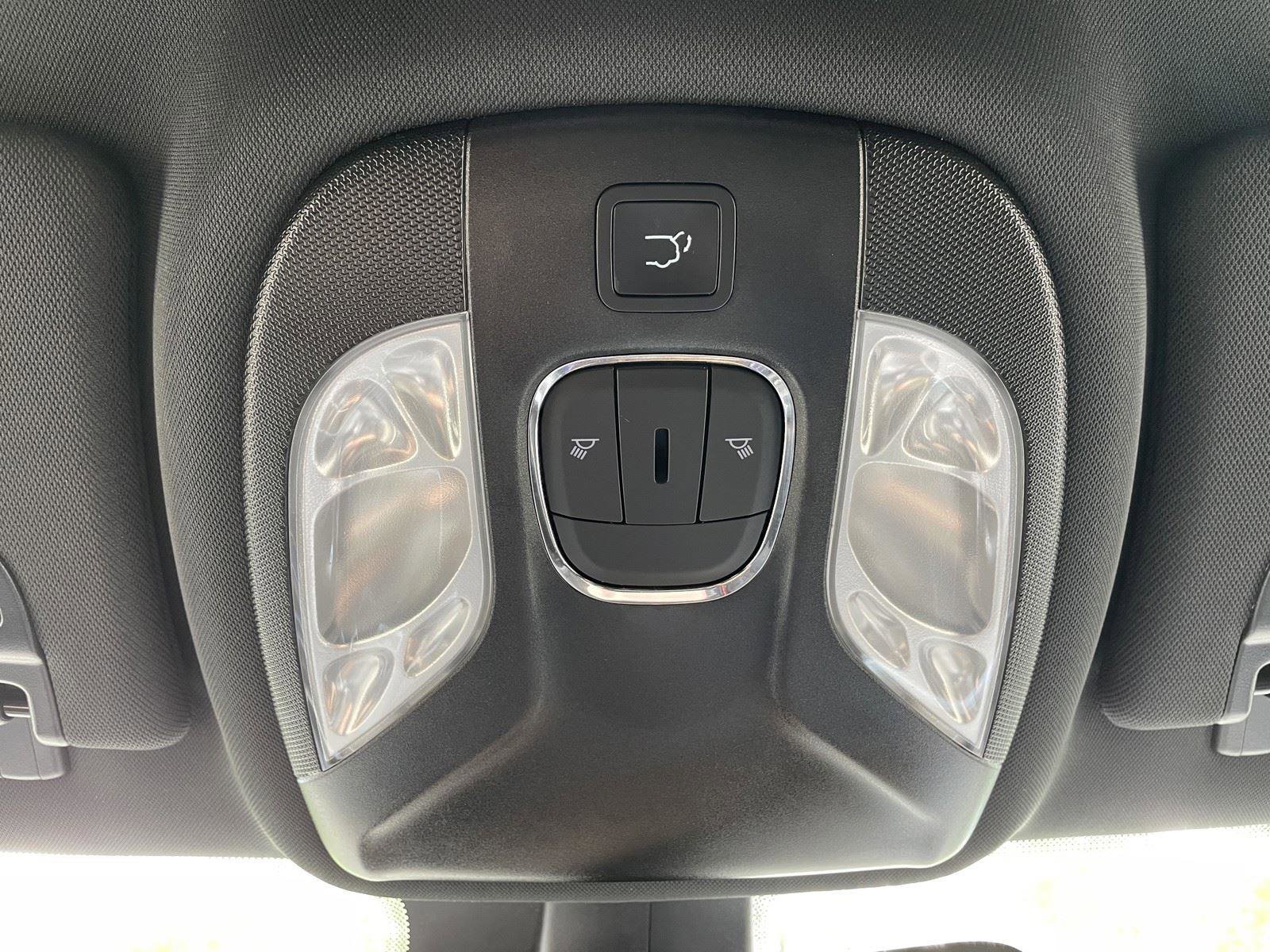 Used 2025 Jeep Compass Trailhawk w/ Trailhawk Elite Group image 27