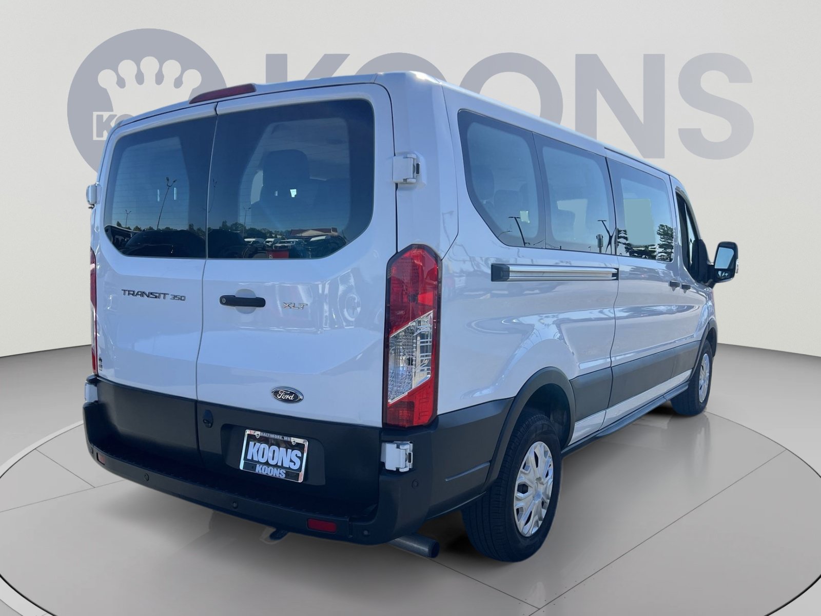 Used 2023 Ford Transit 350 XLT RWD image 7