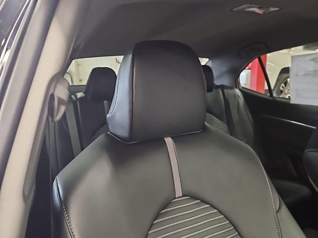 Used 2023 Toyota Camry SE image 34