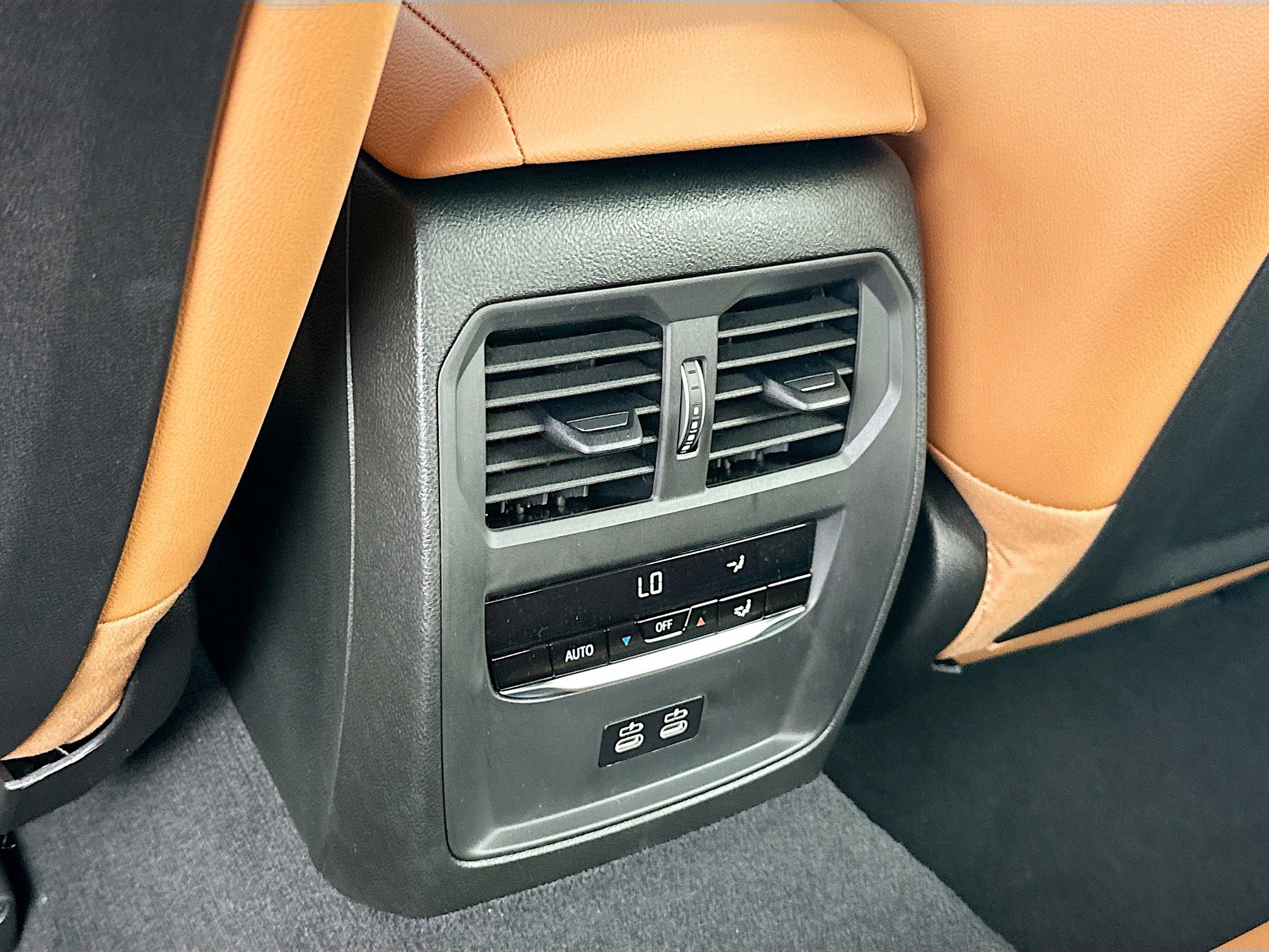 New 2026 BMW 330i Sedan w/ Premium Package image 19