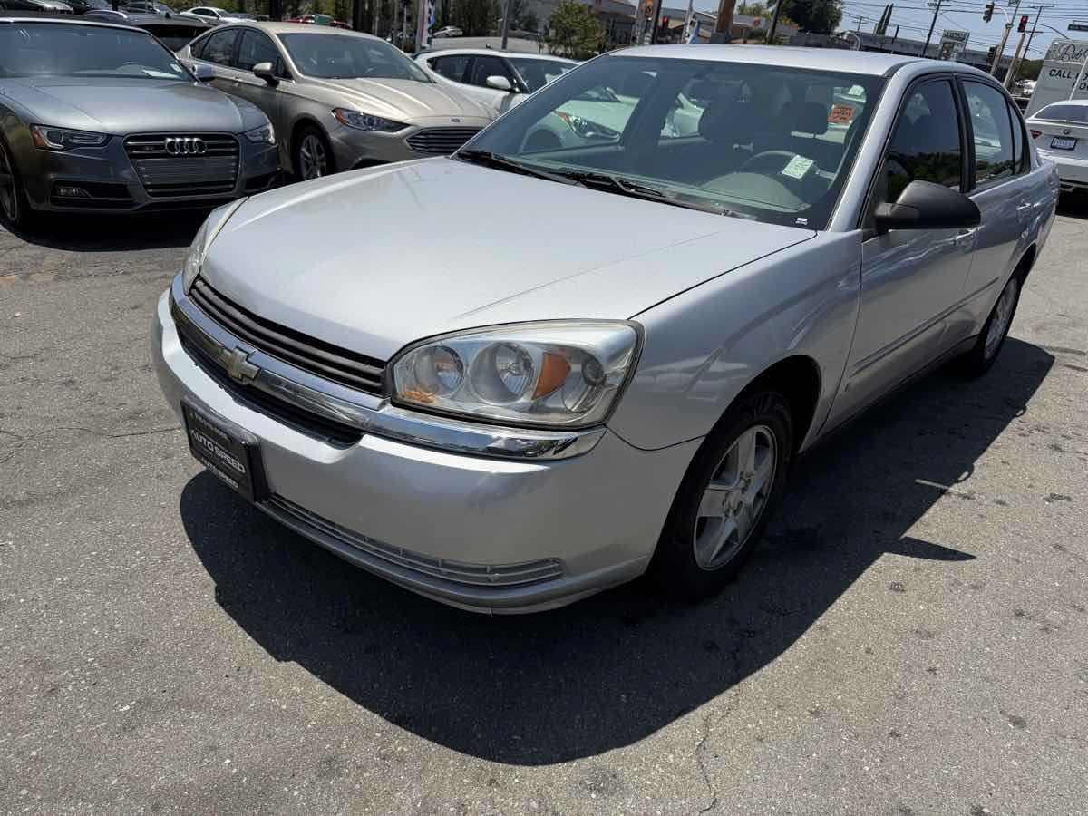 Used 2005 Chevrolet Malibu LS w/ Preferred Equipment Group FWD image 2
