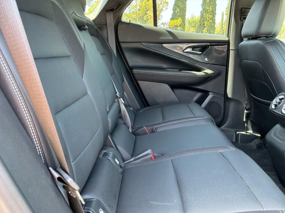 Used 2024 Chevrolet Blazer EV LT AWD/4WD image 19
