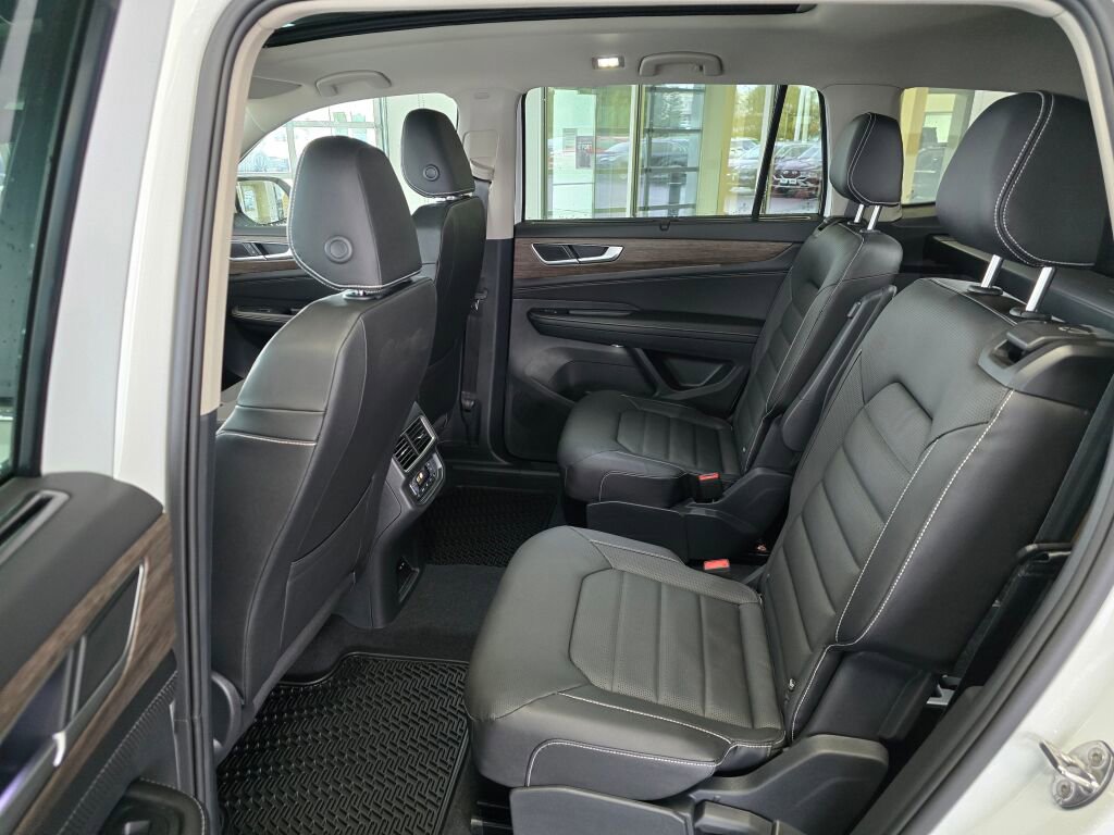 New 2025 Volkswagen Atlas Cross Sport SEL R-Line image 25