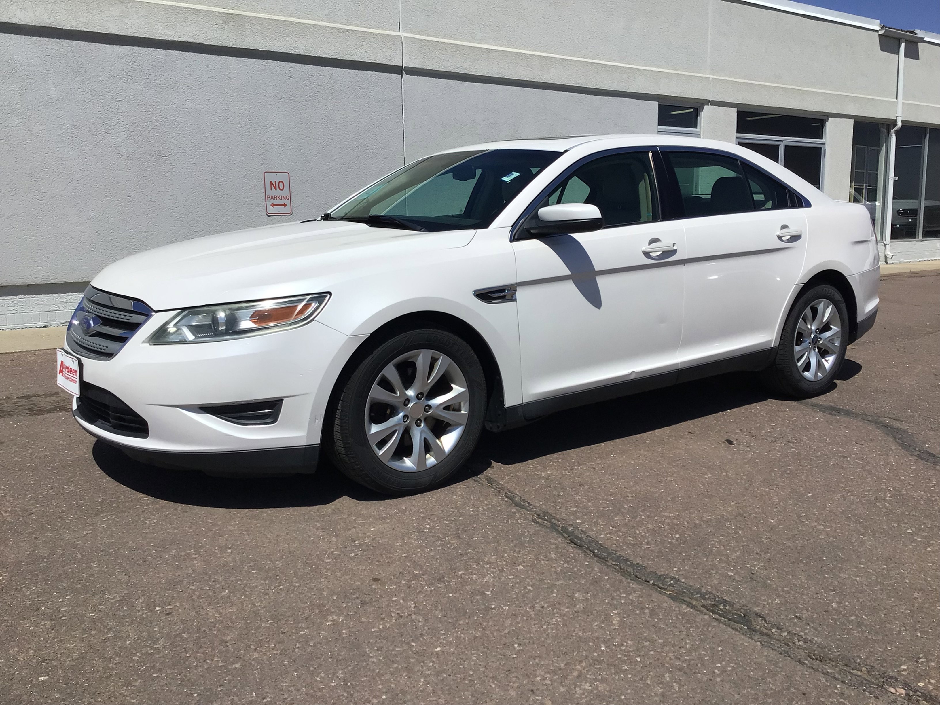Used 2012 Ford Taurus SEL FWD image 2