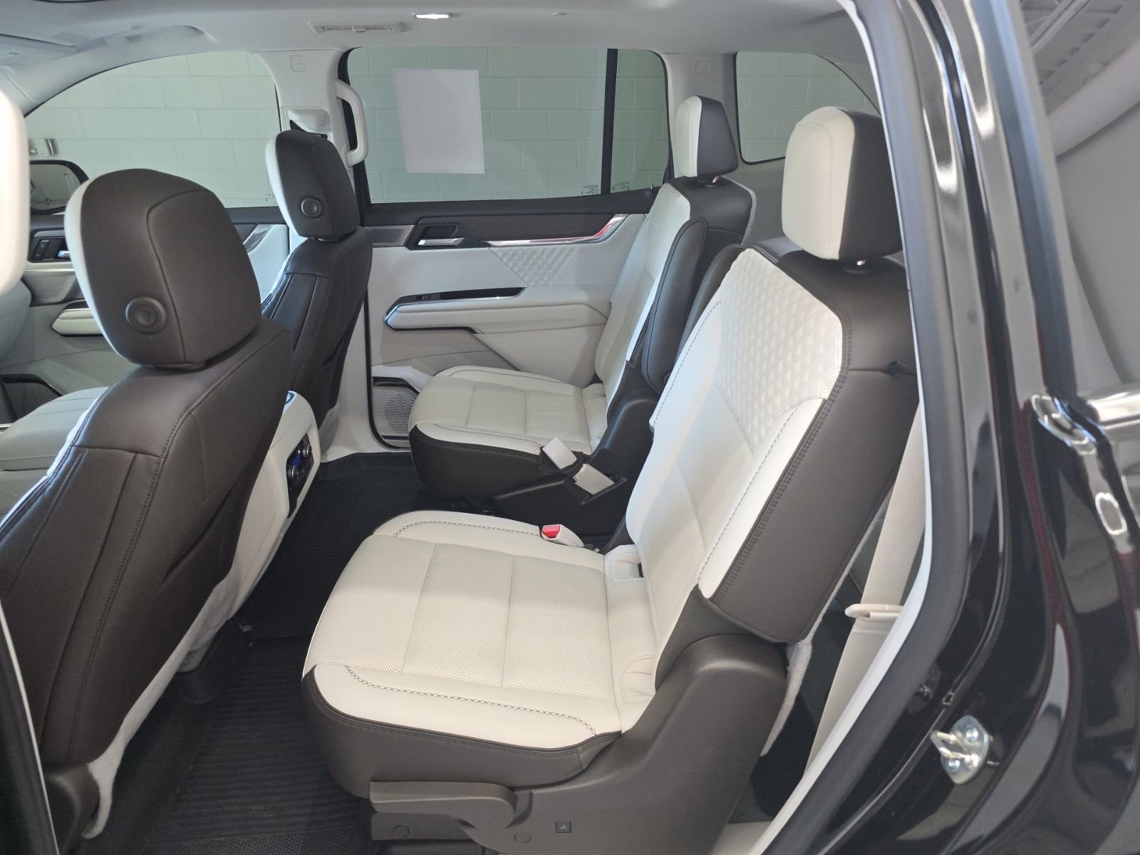 Used 2024 GMC Acadia Denali w/ Super Cruise Package image 21