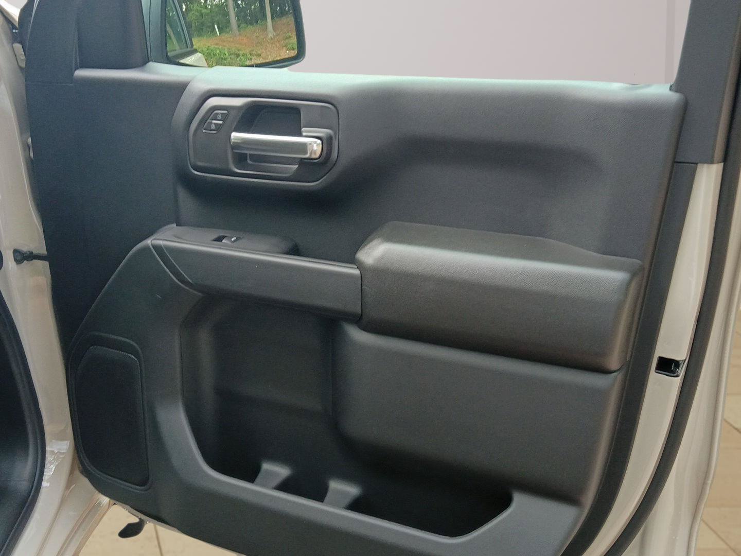 New 2026 Chevrolet Silverado 1500 Custom w/ LPO, Dark Essentials Package AWD/4WD image 22