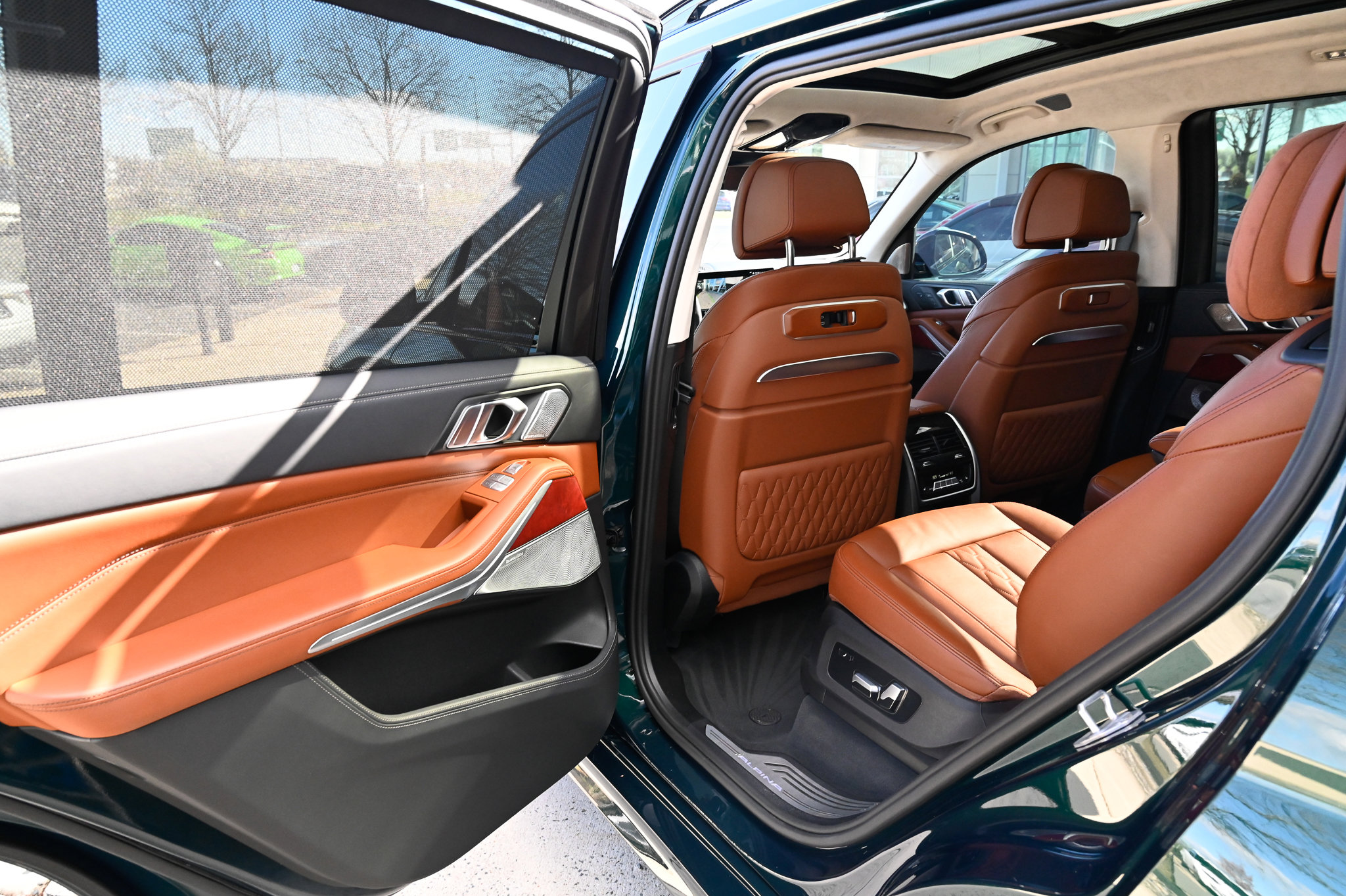 Used 2024 BMW ALPINA XB7 image 35