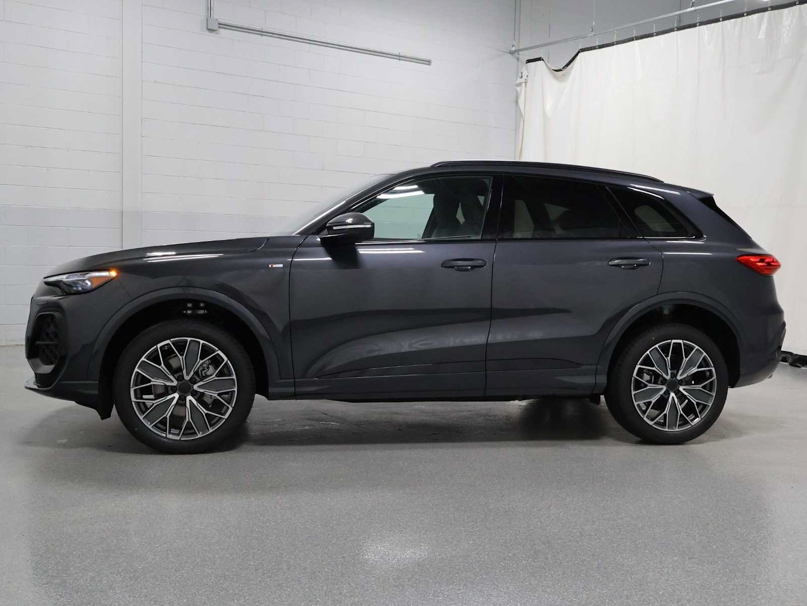 New 2026 Audi Q5 Premium AWD/4WD image 2