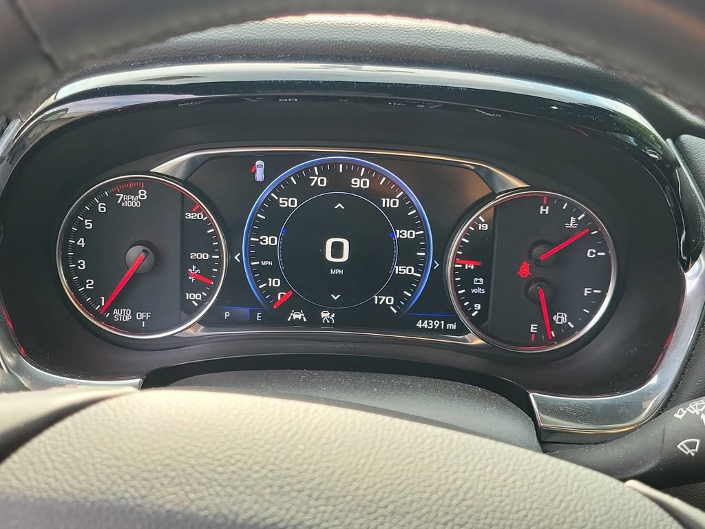 Used 2023 Chevrolet Traverse Premier FWD image 31