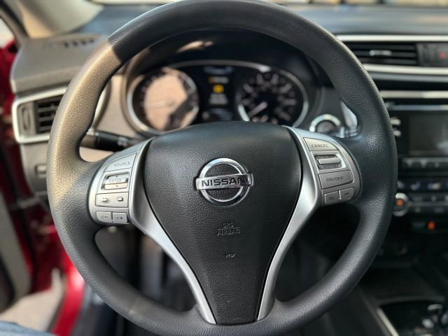 Used 2015 Nissan Rogue SV image 22