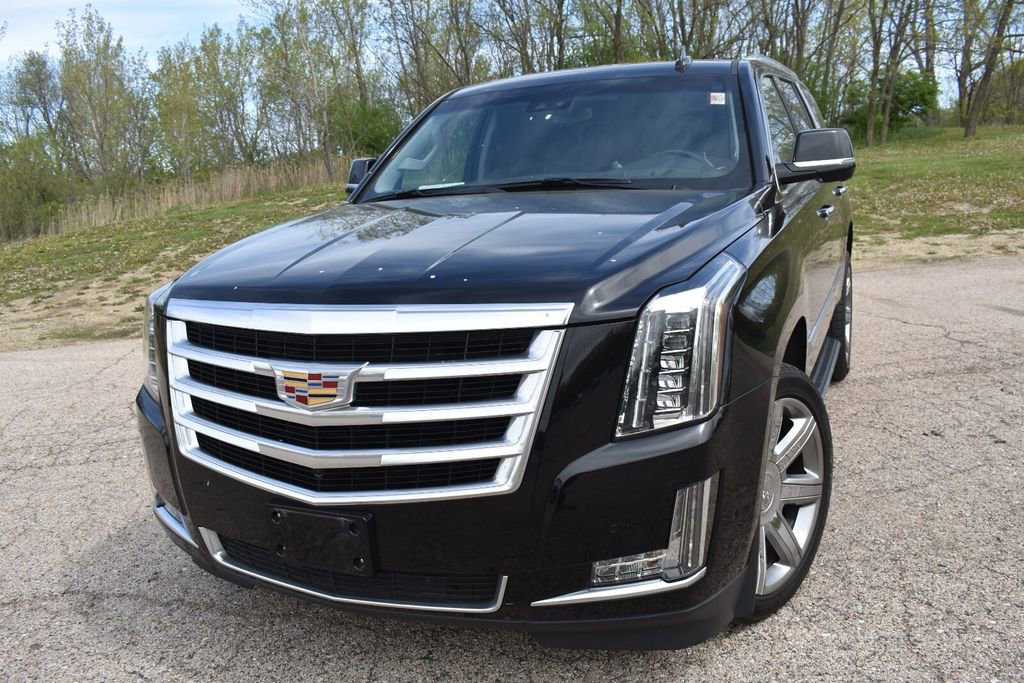 Used 2019 Cadillac Escalade Luxury AWD/4WD image 12
